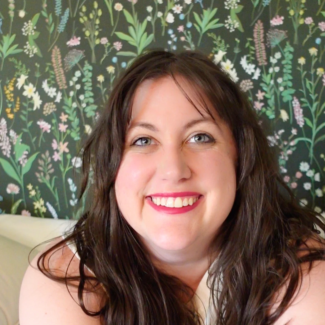 Portrait of Lacey Tomlinson